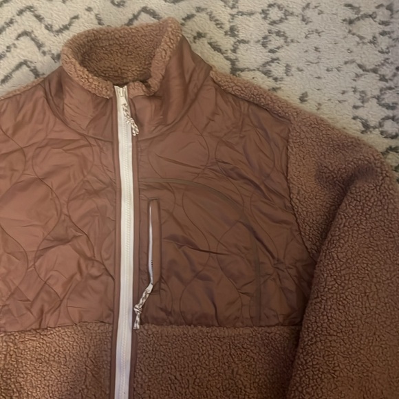 Quilted Hybrid Sherpa Jacket - XXL - Never Worn - Picture 2 of 5